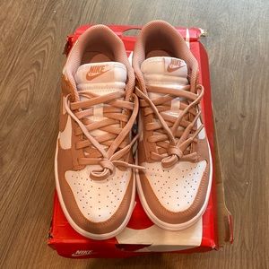 Nike Dunk low rose
